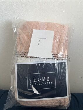 Home Reflections Blush Pink Throw Blanket